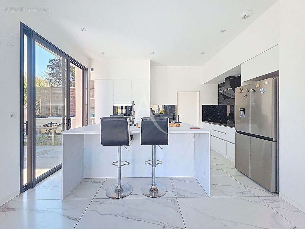 Maison à MONTREUIL-JUIGNE