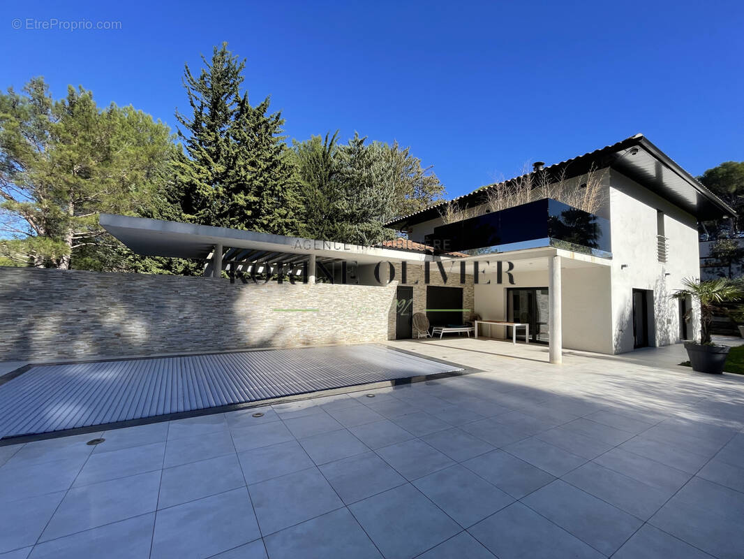 Maison à VENTABREN