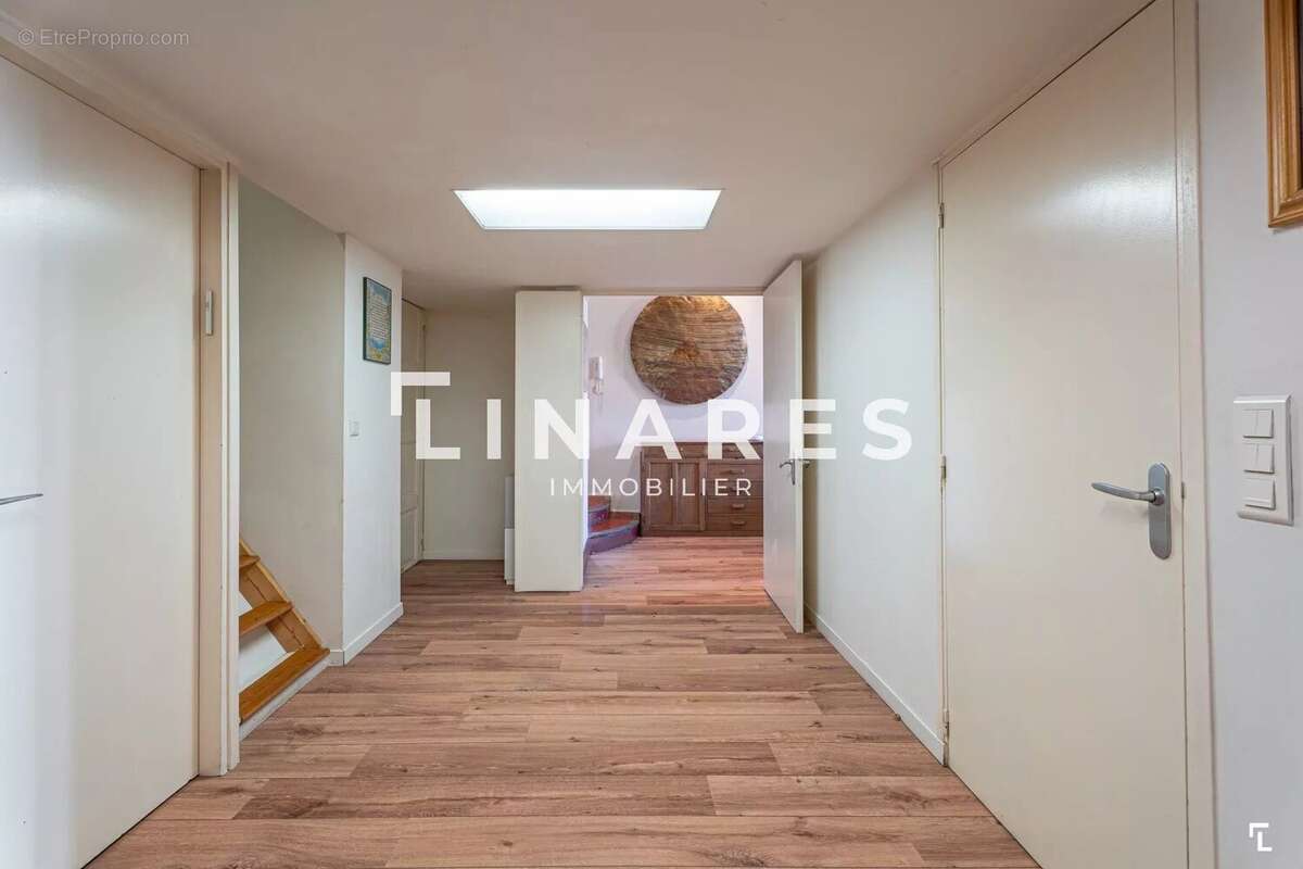FAMILY AFFAIR - Appartement T5 de 164m2 + Mezzanine - Box - 13008 Périer - photo 8