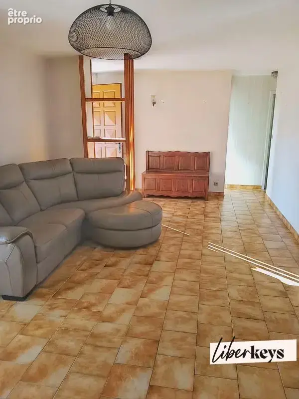Rians - Une villa de plain pied au calme, avec belle vue et potentiel d'évolution - photo 5