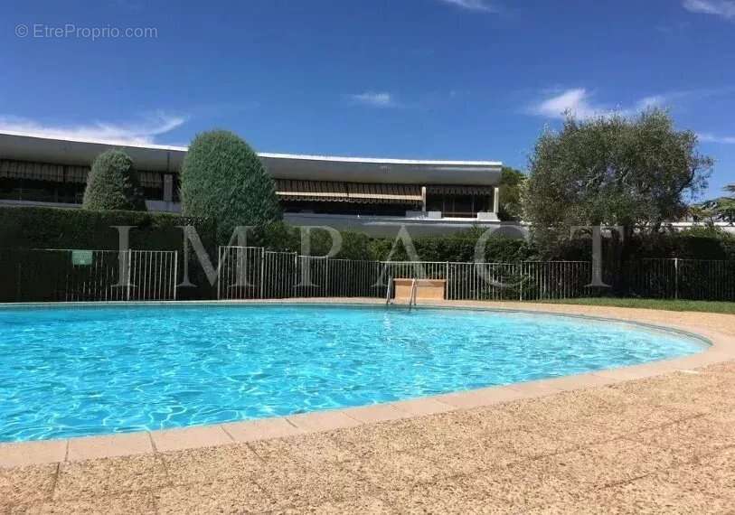 Appartement à LE CANNET