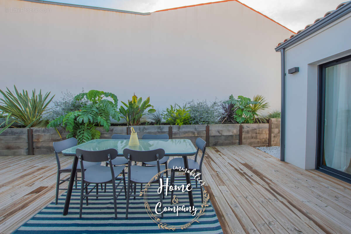 Maison à VAUX-SUR-MER