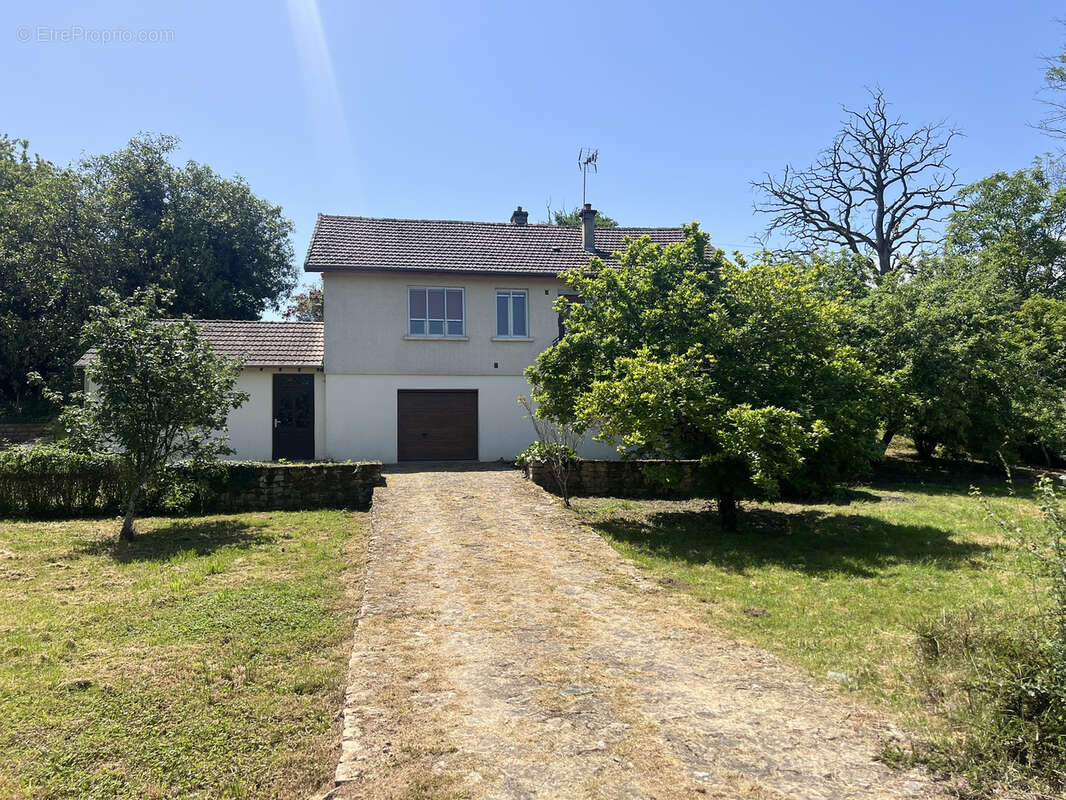 Maison à CHAROLLES