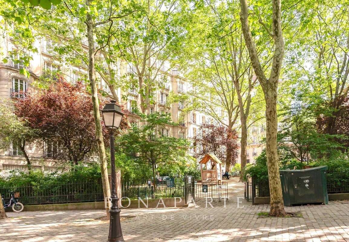 Appartement à PARIS-18E