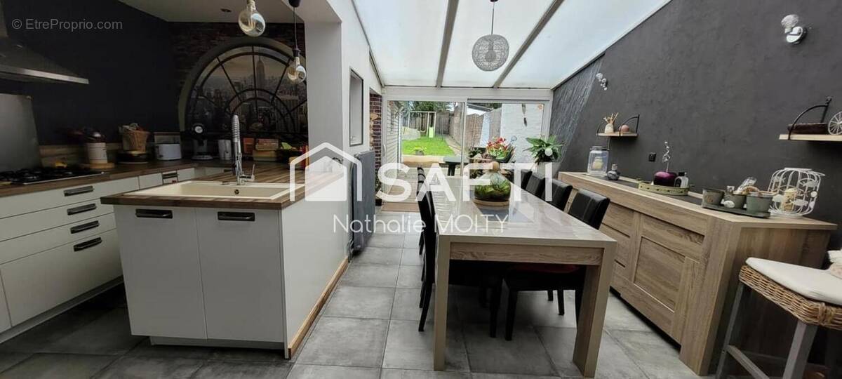 Photo 1 - Maison à SAINT-QUENTIN