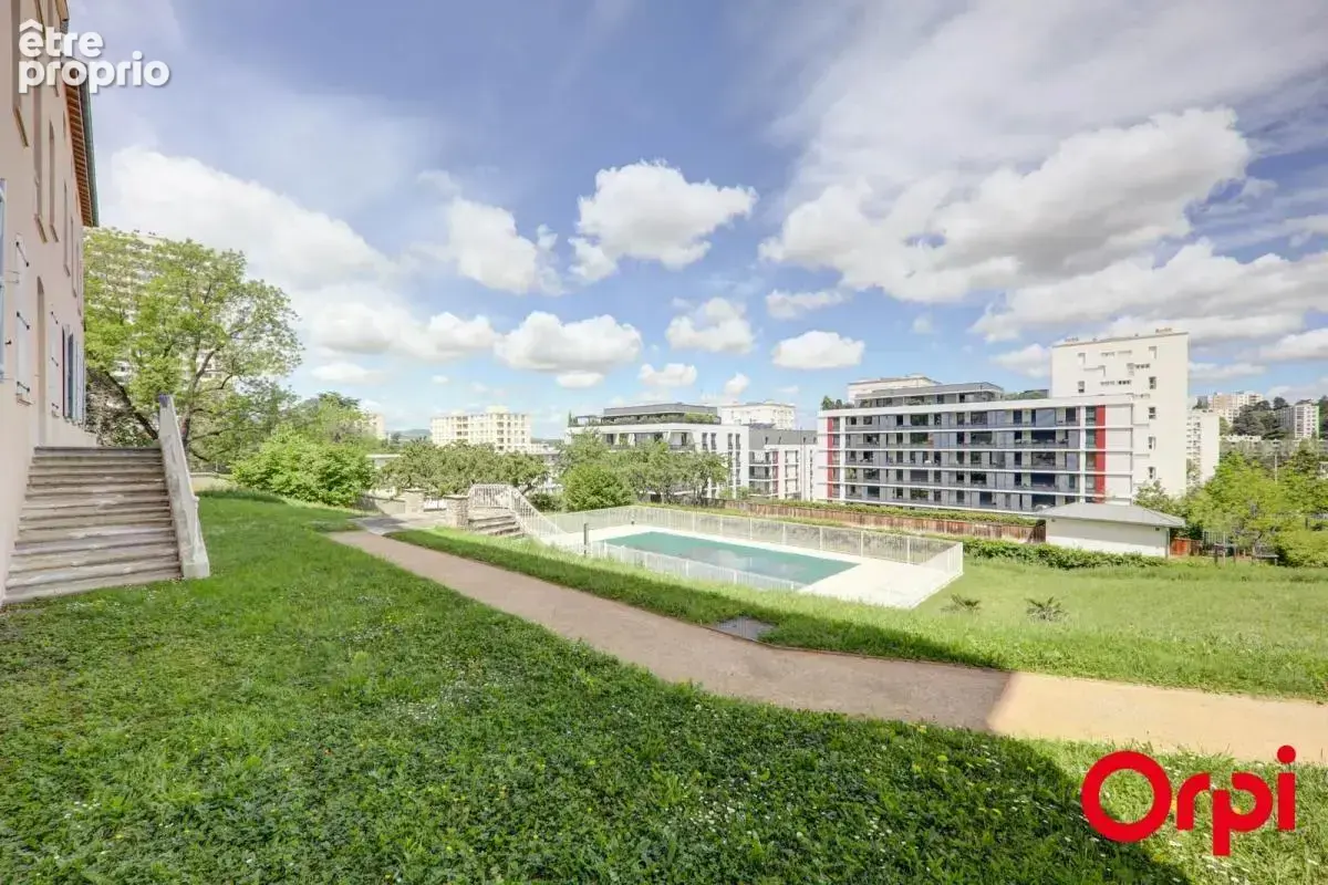 Magnifique  Duplex T4 avec terrasse et piscine - Lyon 5e - photo 13
