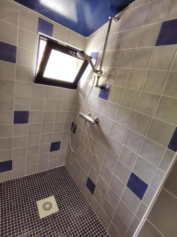   - Maison à VALS-LES-BAINS