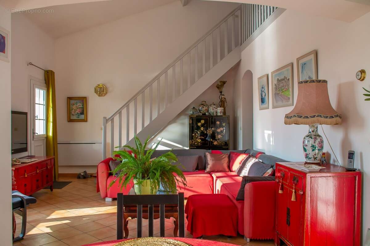 Breuillet – villa avec piscine et vue panoramique sur la campagne - photo 18