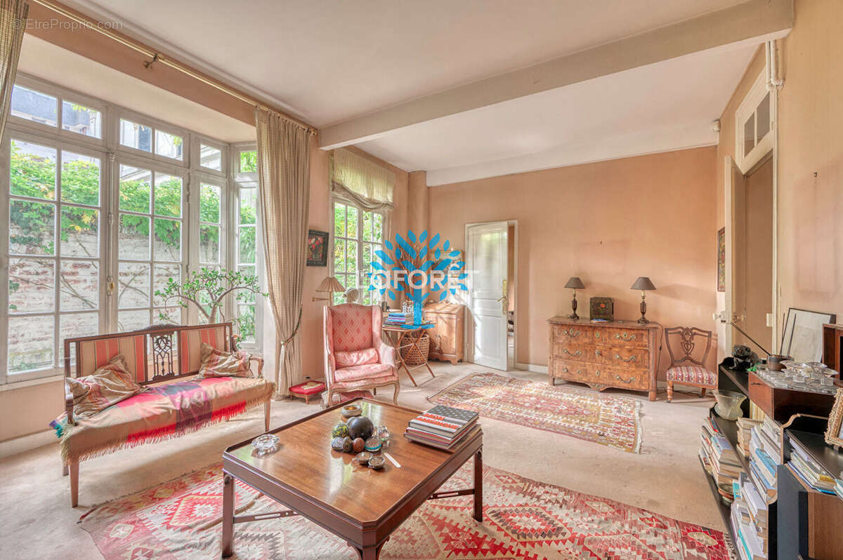 Maison à NEUILLY-SUR-SEINE