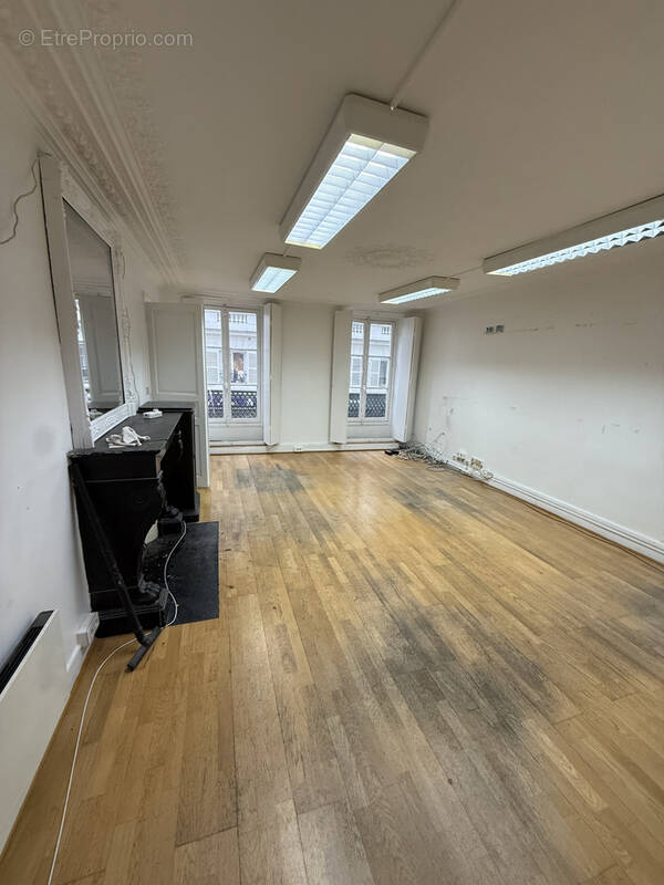 Commerce à PARIS-10E