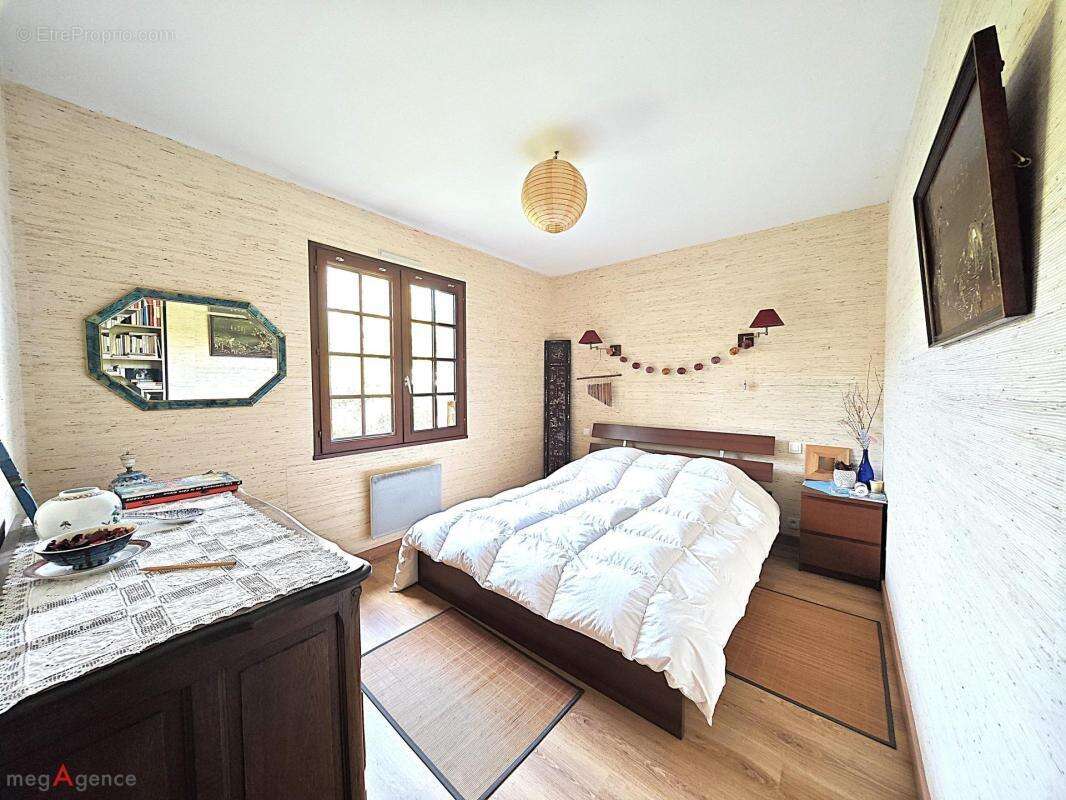 Maison à LA TRINITE-SURZUR