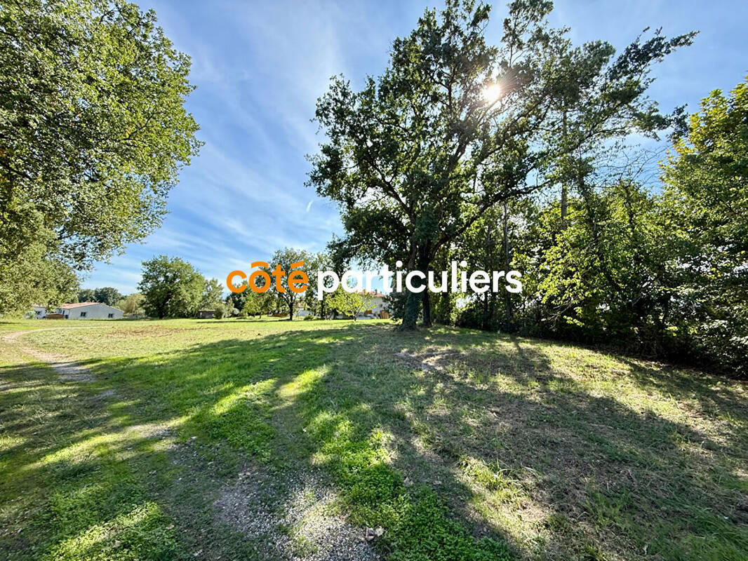 Terrain à SAINT-PAUL-CAP-DE-JOUX