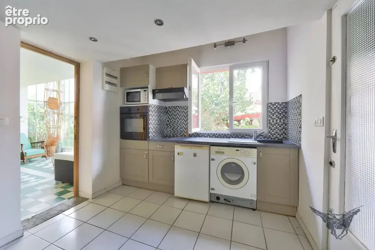 Maire d'Ivry-Sur-Seine - Maison 11 pièces 279 m² - photo 11