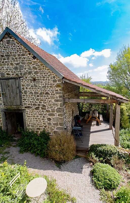 Maison à CHARRON