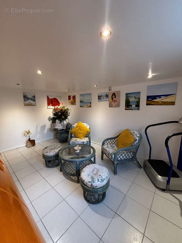 Maison à JOUY-LE-CHATEL