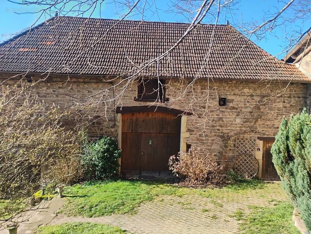 Maison de Maître bourguignonne Vue dégagée 7 pièces SAINT IGNY DE VERS (69) - photo 16