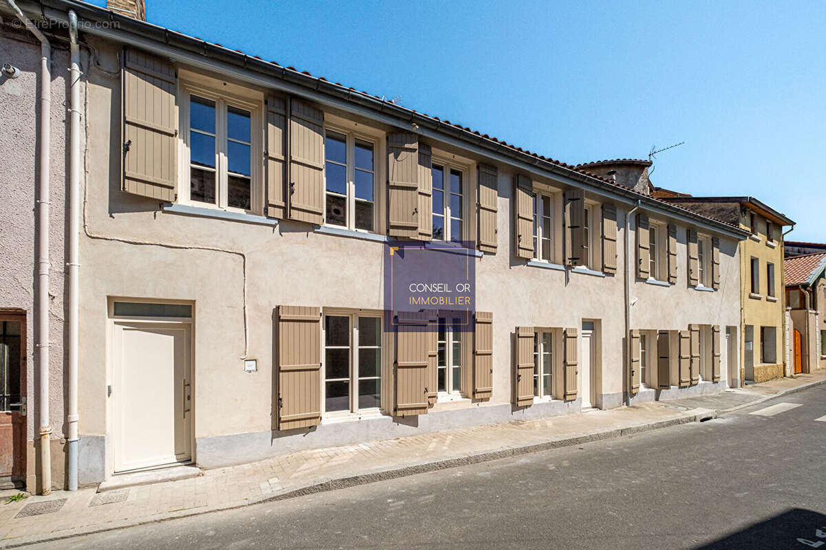 Appartement à SAINT-GENIS-LAVAL