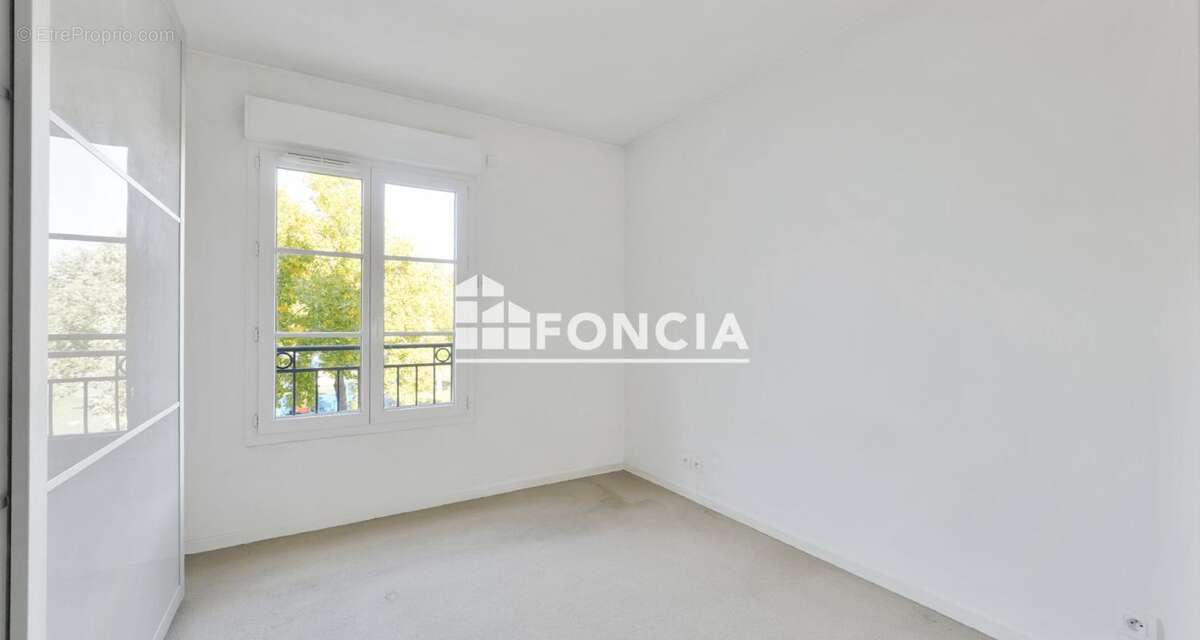 Appartement à LE PLESSIS-ROBINSON