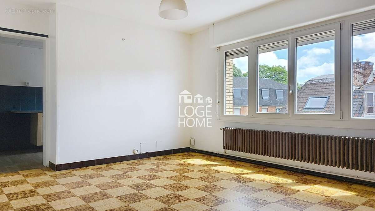 Séjour lumineux appartement 2nd étage - Appartement à HENIN-BEAUMONT