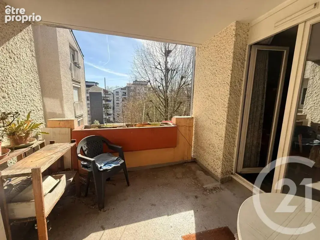 Appartement à FONTENAY-SOUS-BOIS