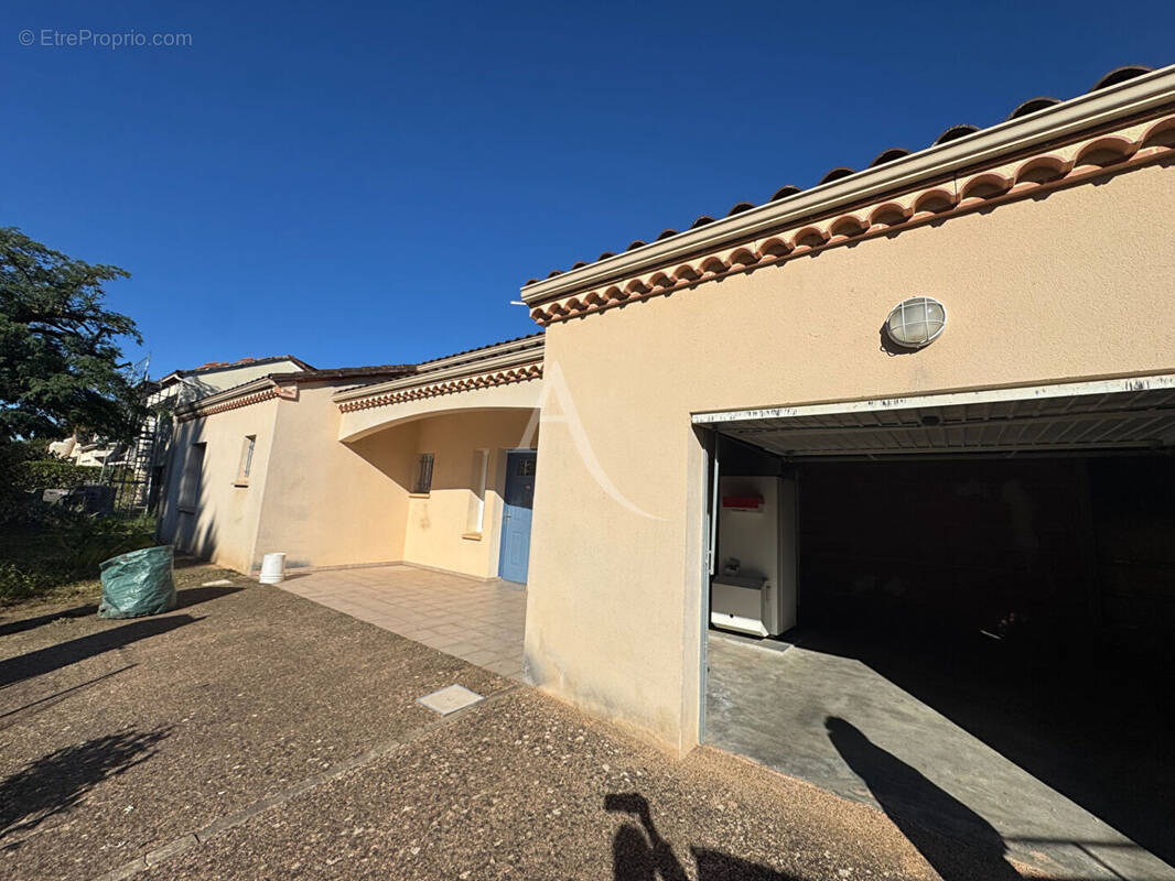 Maison à PUY-L&#039;EVEQUE