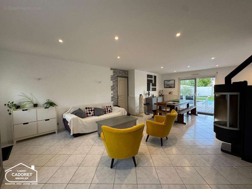   - Maison à PAIMBOEUF