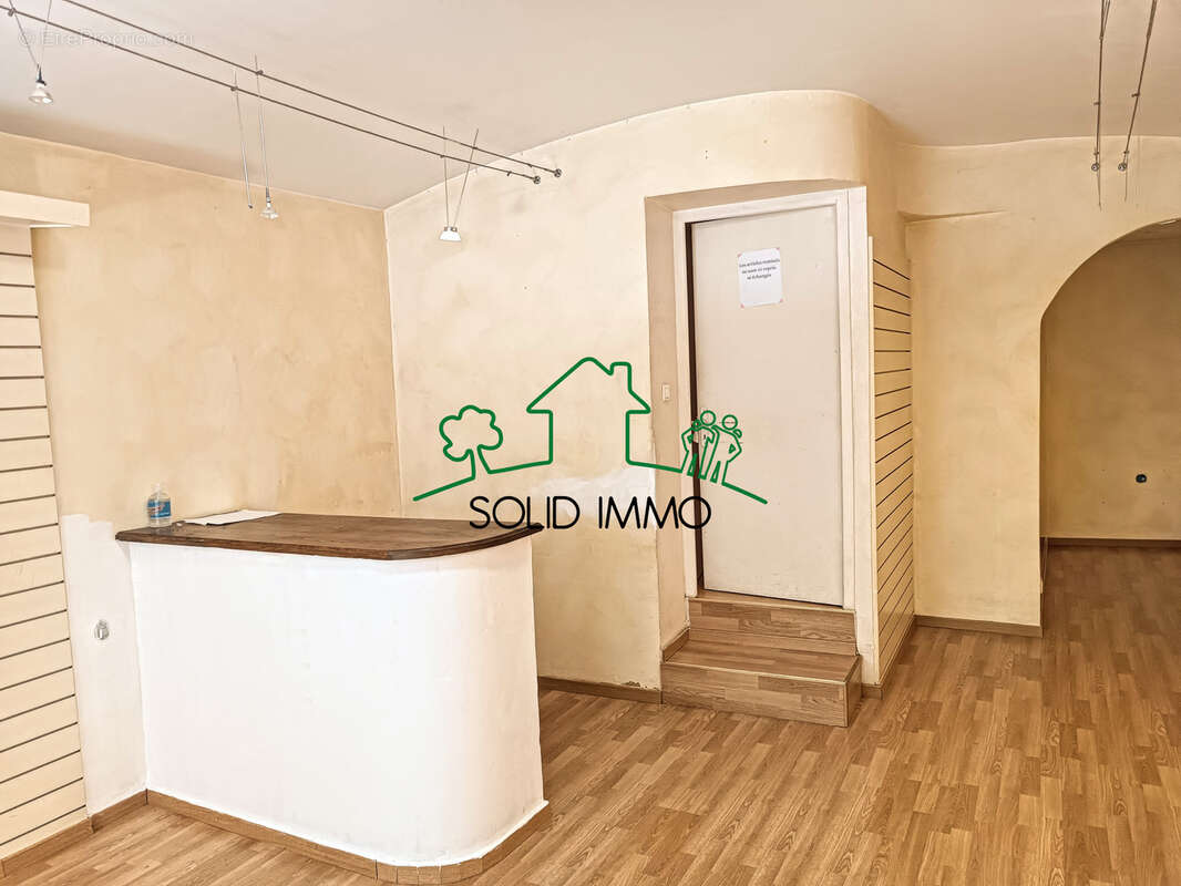 Appartement avec local commercial dans le centre ville d'Aubenas 07200 - photo 3