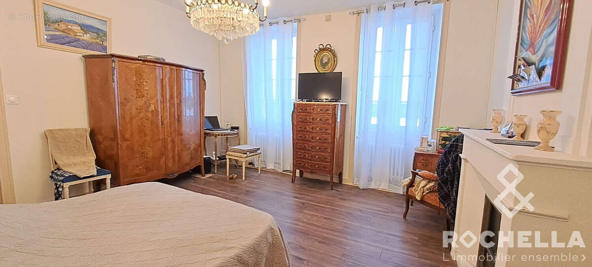 Maison à TONNAY-CHARENTE