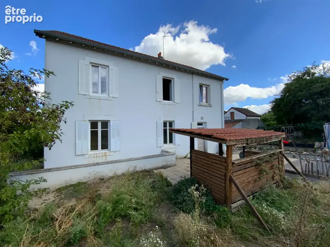 LE CREUSOT proche commodités. Immeuble comprenant deux appartements avec garage et dépendances - photo 16
