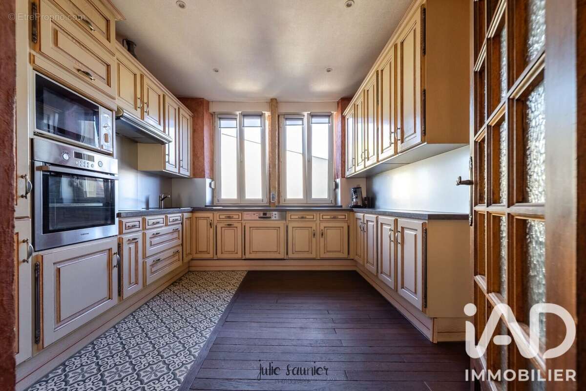 Maison 195 m² à Saint-Privat-La-Montagne  - photo 6