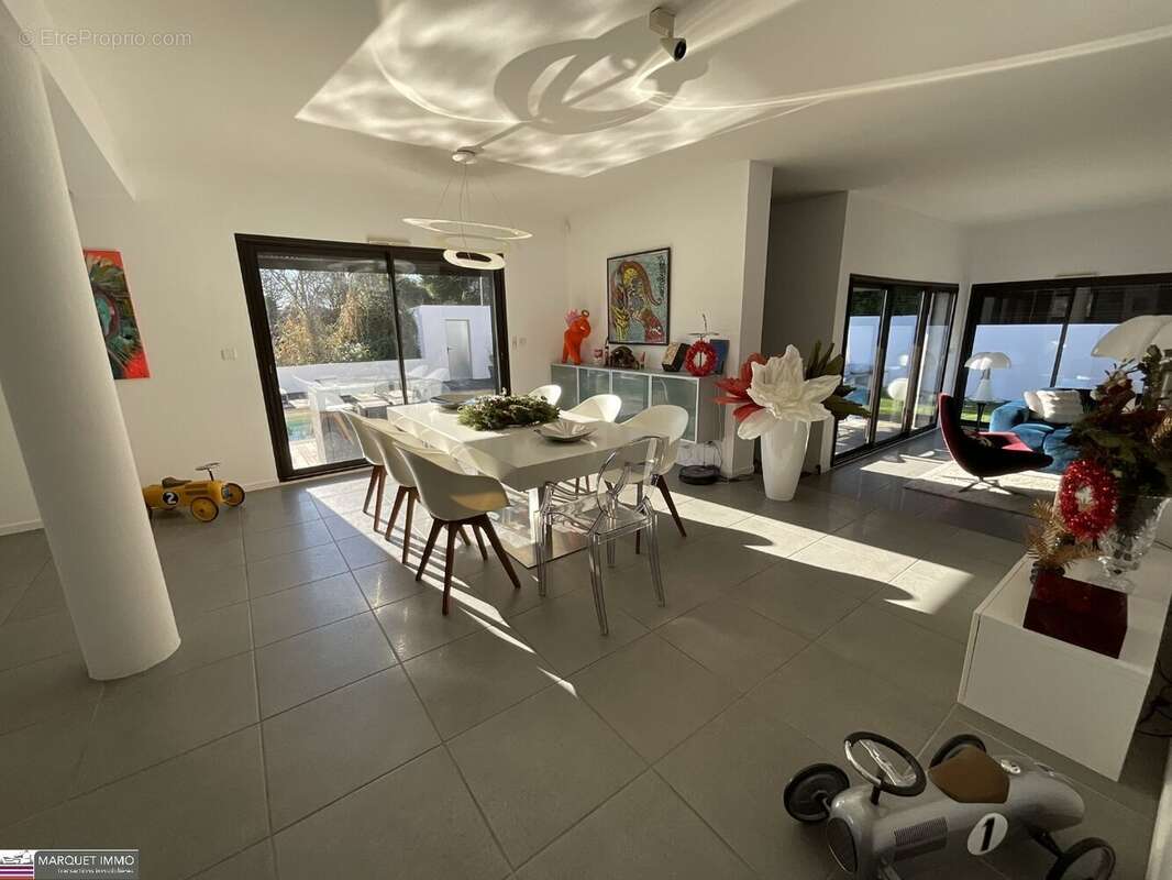 Maison à CORNEILHAN