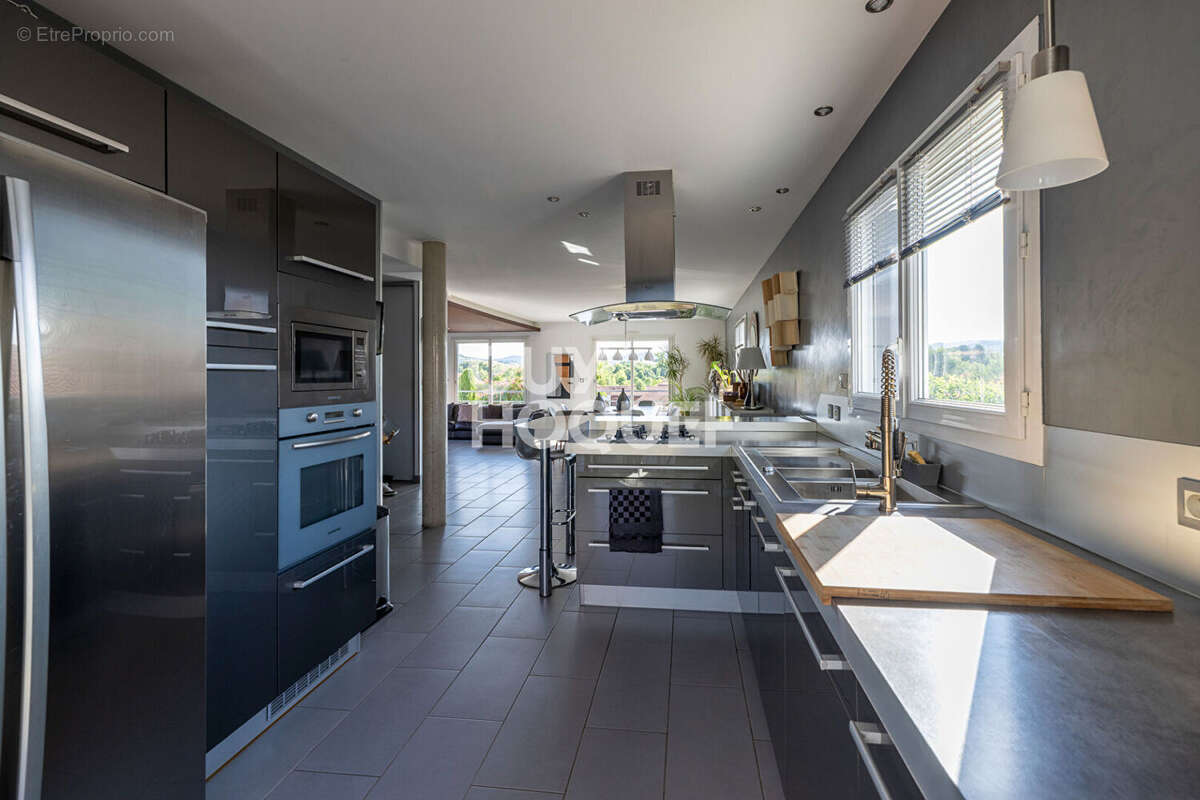 Maison Le Cendre 156 m2 - 4 chambres - Piscine - photo 9
