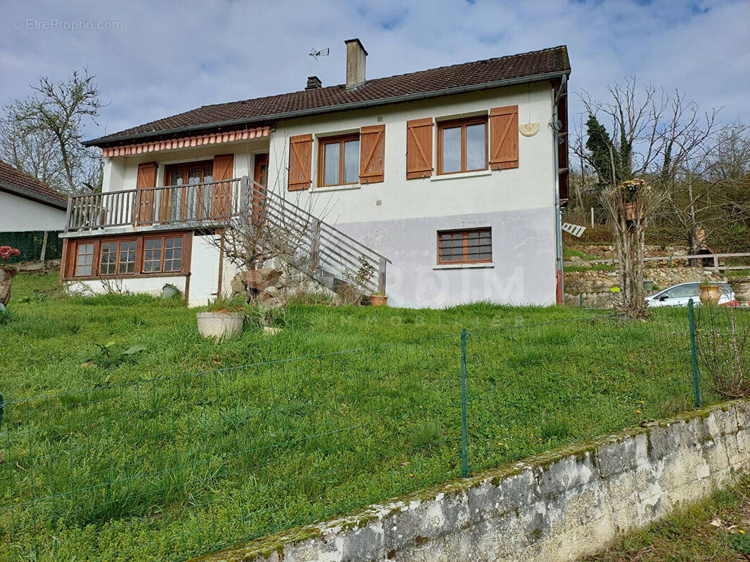 Maison à VILLENEUVE-SUR-YONNE