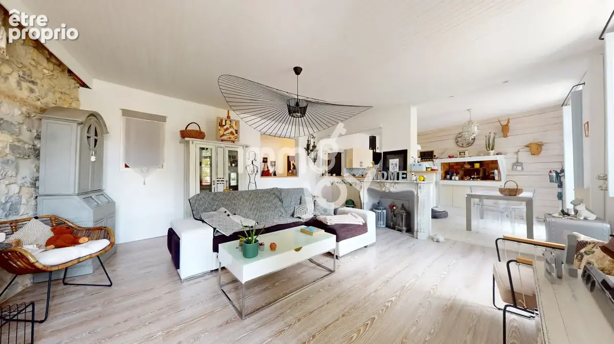 NARBONNE  Appartement T2bis de 77m2  avec vue sur la robine   À 5mns à pied du centre ville. - photo 2