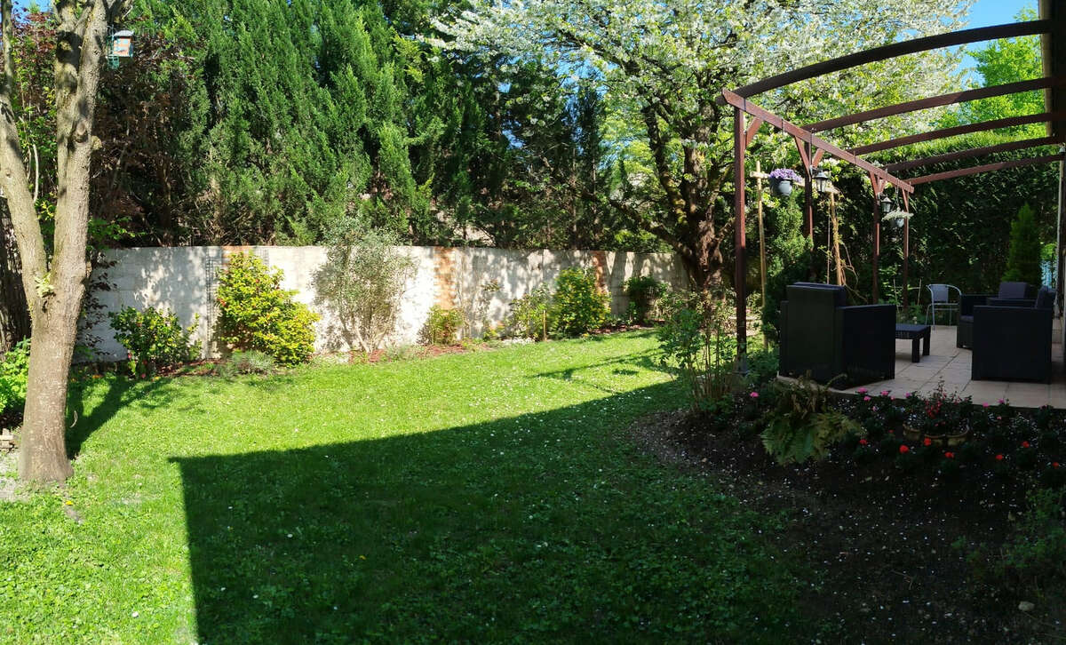 Maison à SARTROUVILLE