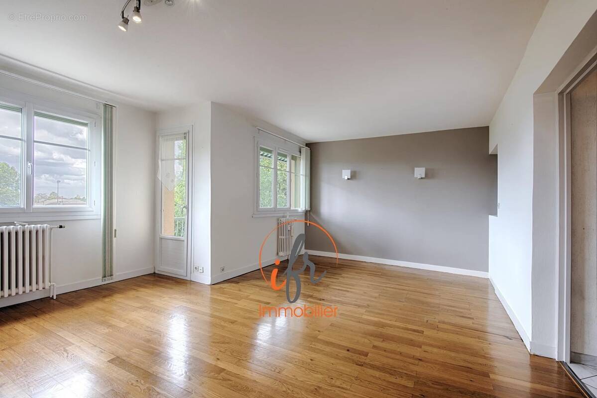 Appartement à BOURGOIN-JALLIEU