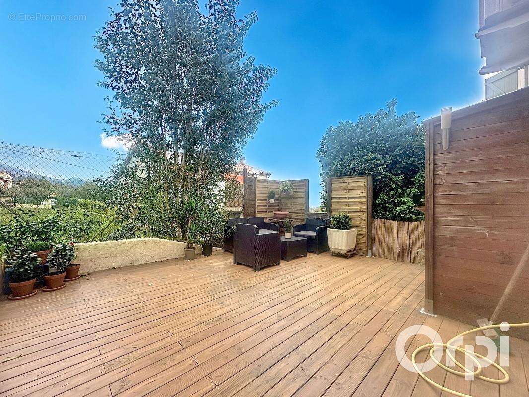 Appartement à GATTIERES