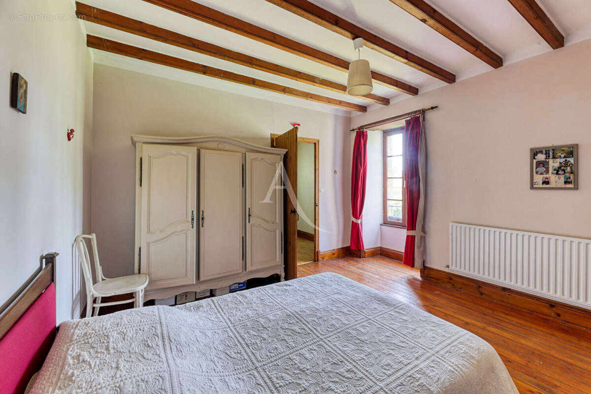 Maison à LES HERBIERS