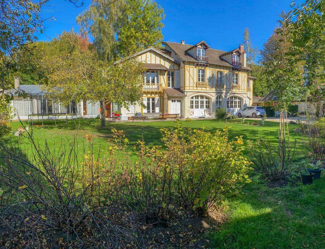 Maison à VAUCRESSON