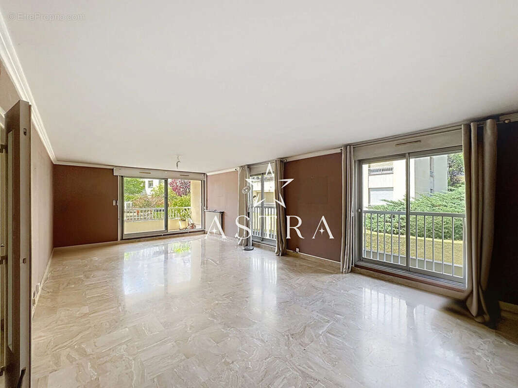 Appartement à LE PLESSIS-ROBINSON