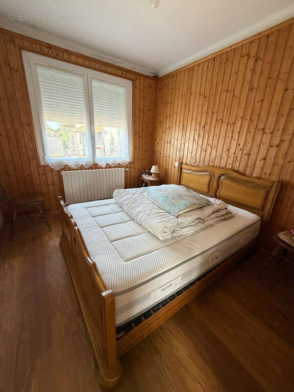 Challans - maison 2 chambres avec garage et dependance - photo 8