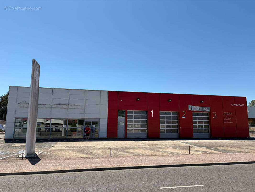 Commerce à MONTCEAU-LES-MINES