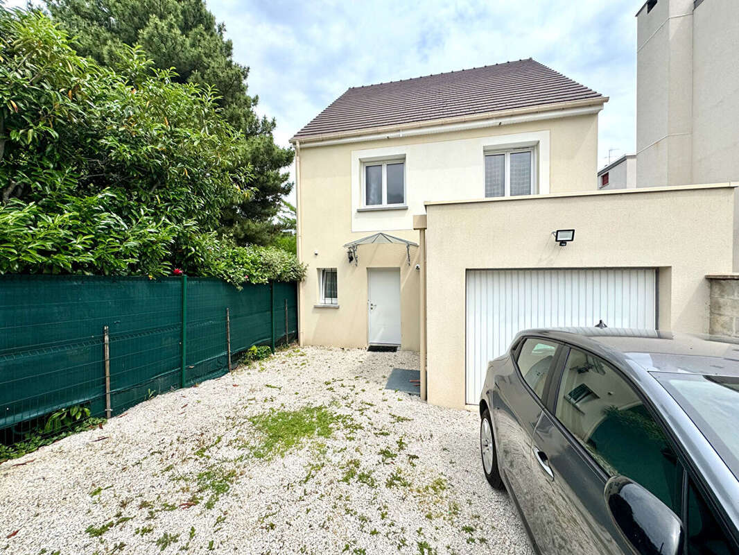 Maison à DEUIL-LA-BARRE