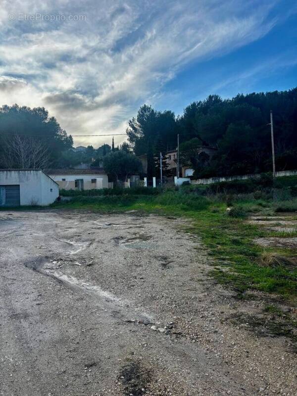 Terrain à ENSUES-LA-REDONNE