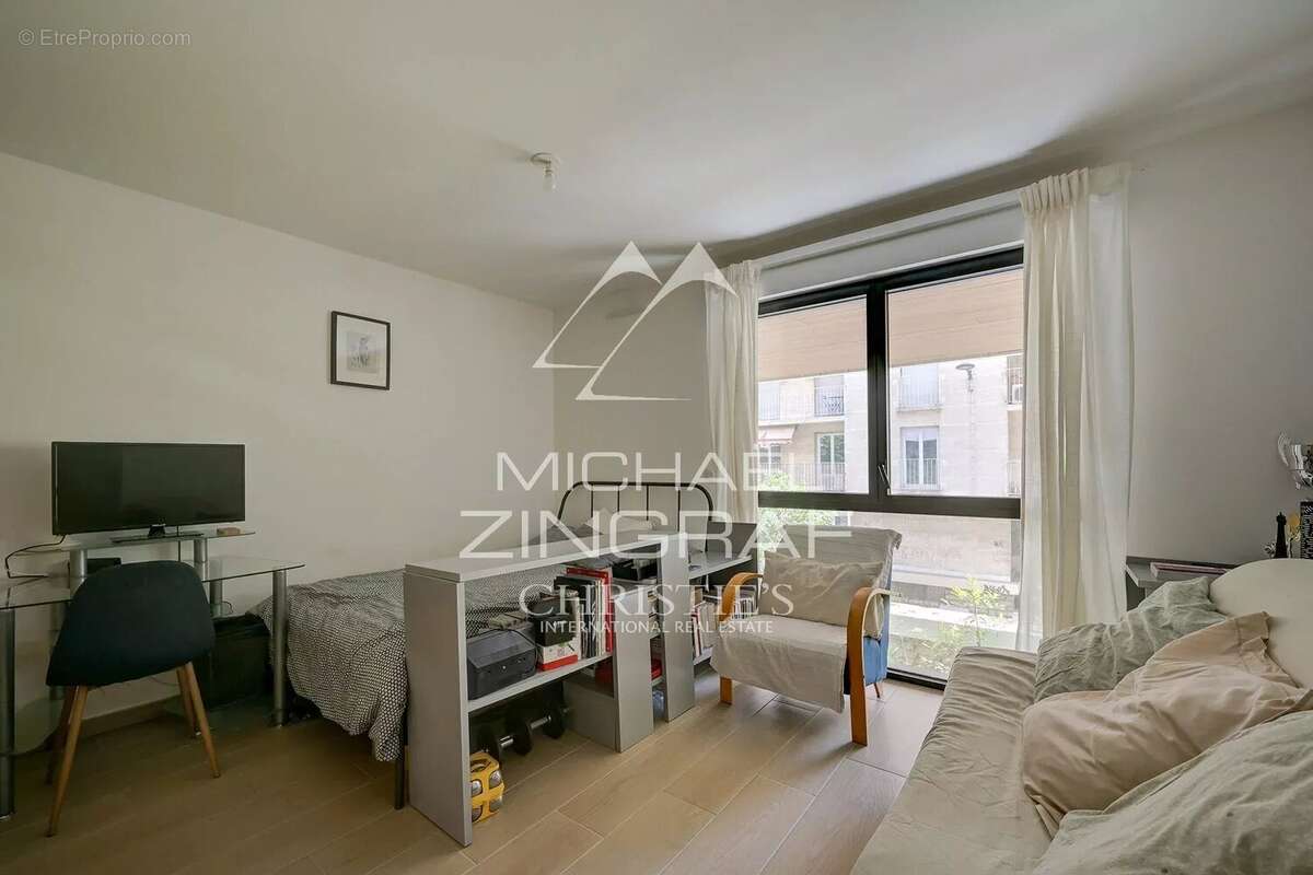 Appartement à MARSEILLE-7E