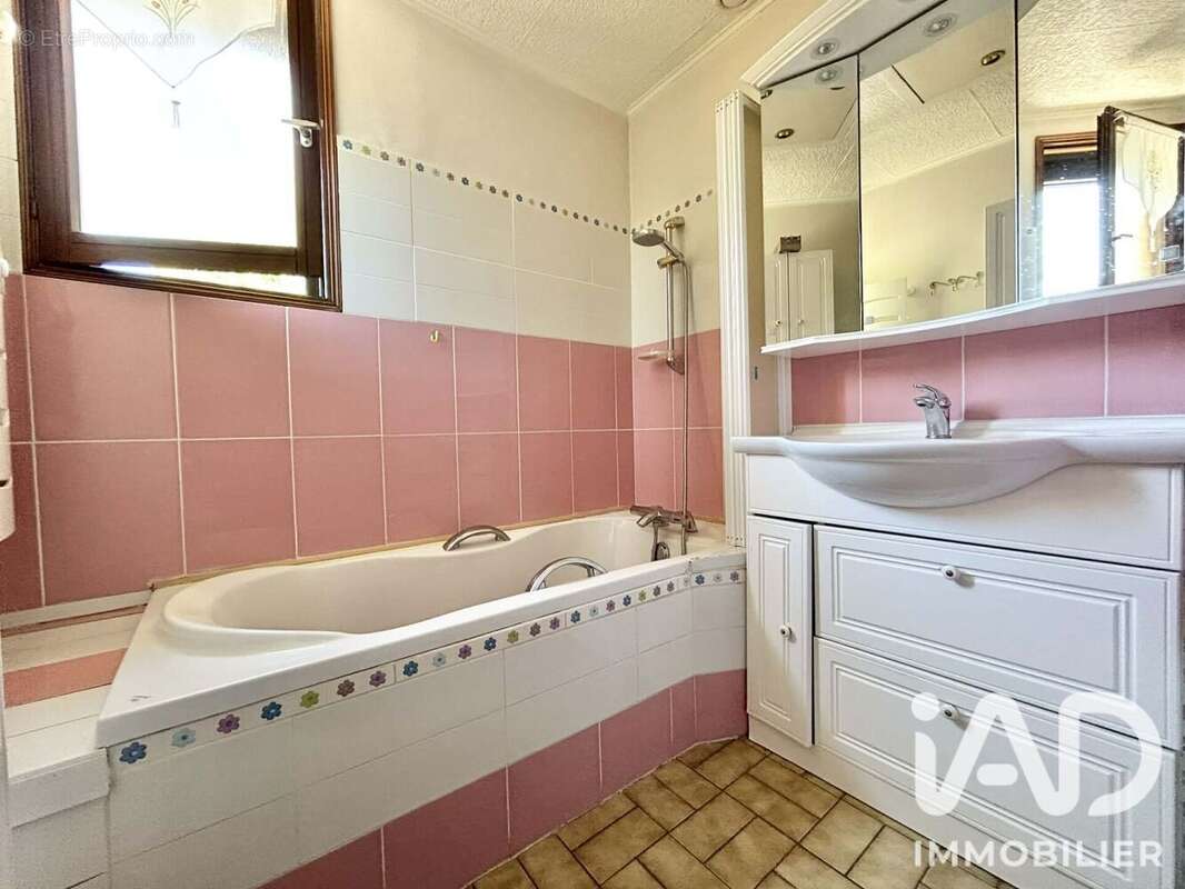 Maison 101 m² à Setques  - photo 7