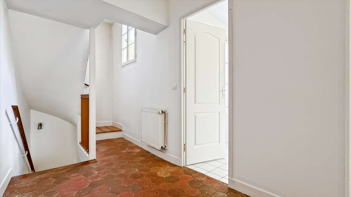 Maison à SAINT-NOM-LA-BRETECHE