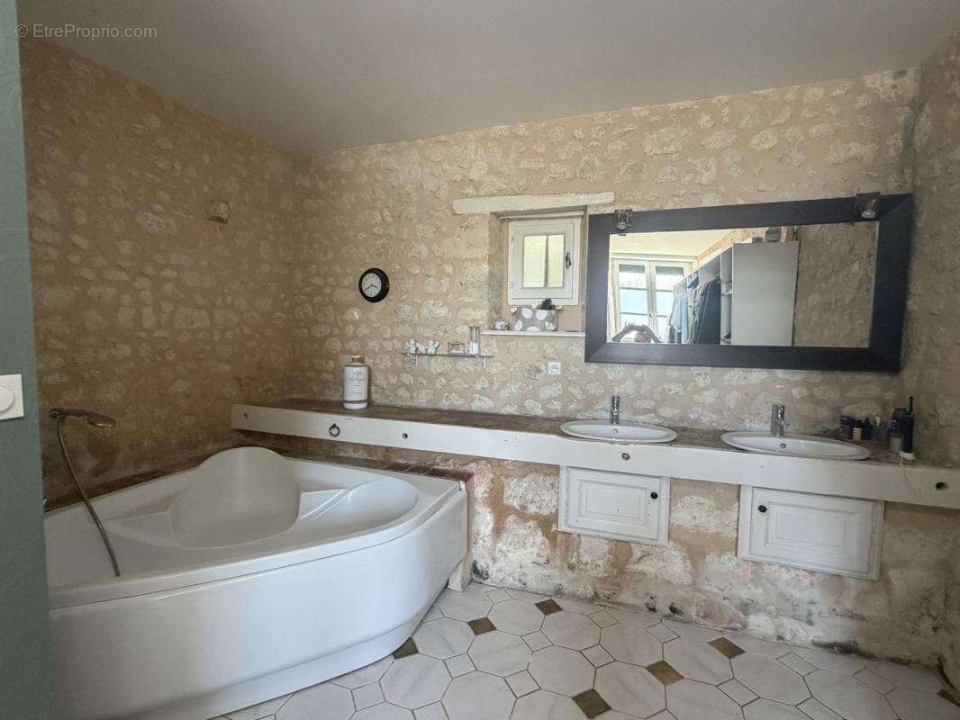 Belle propriété rénovée en bout de hameau - photo 10