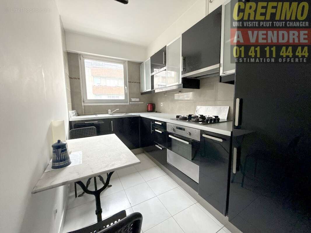 Appartement à COURBEVOIE