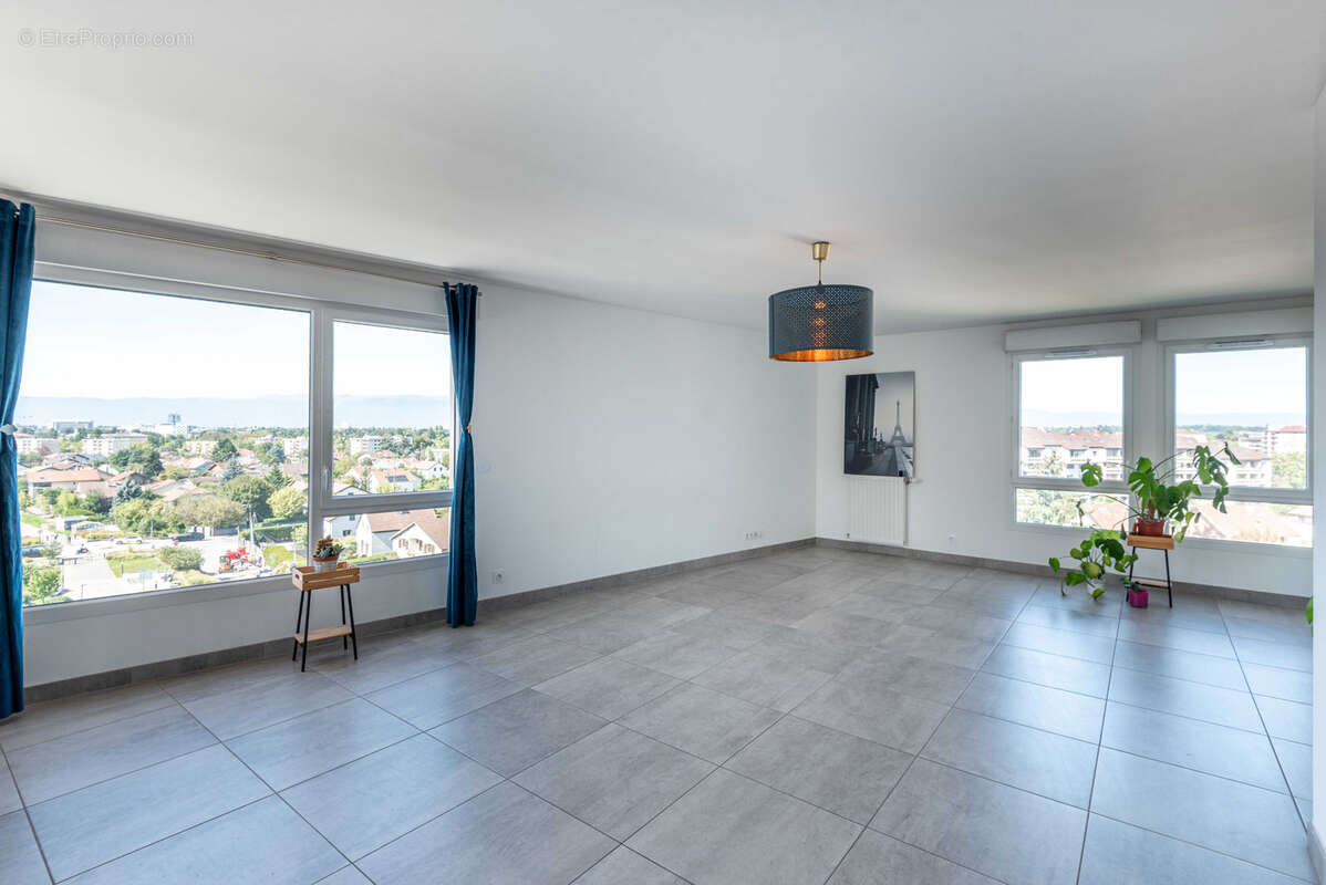 Appartement à AMBILLY